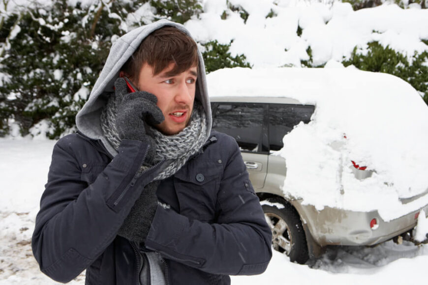 Kako ugrejati vozilo ako vam po snegu automobil stane